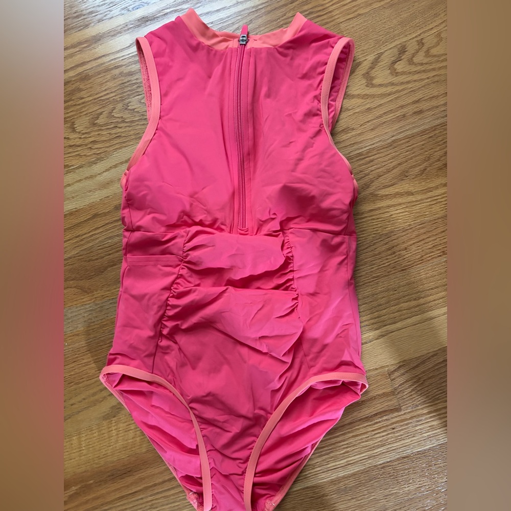 Lands End Zip front chic ruched swimsuit size 6